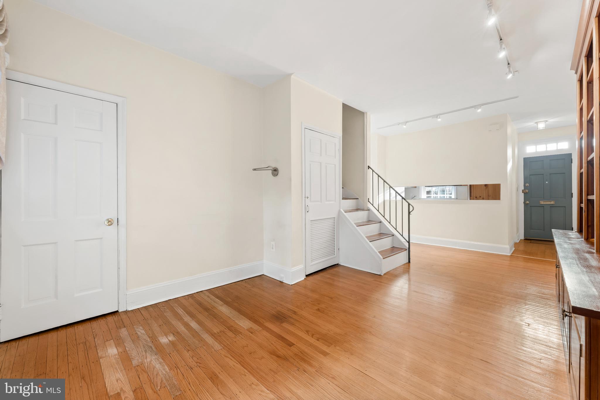 SOCIETY HILL - Residential