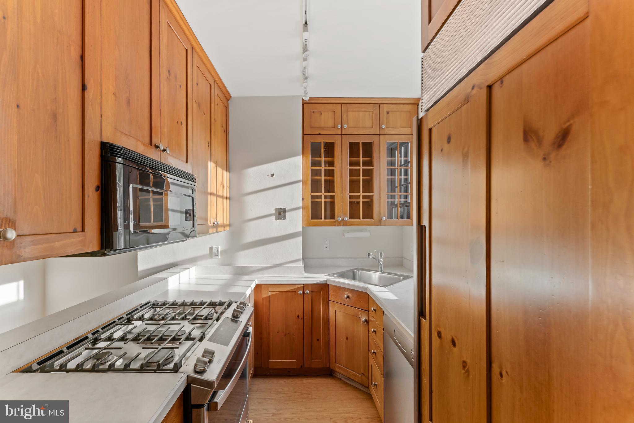 SOCIETY HILL - Residential