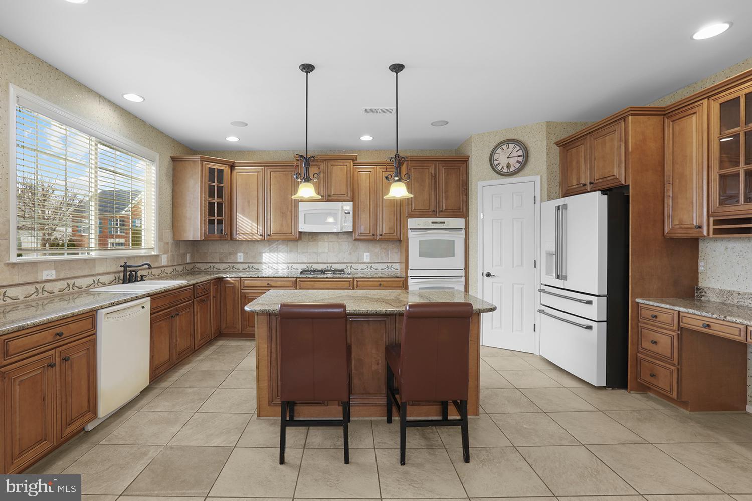 AMBERLEIGH - Residential Lease