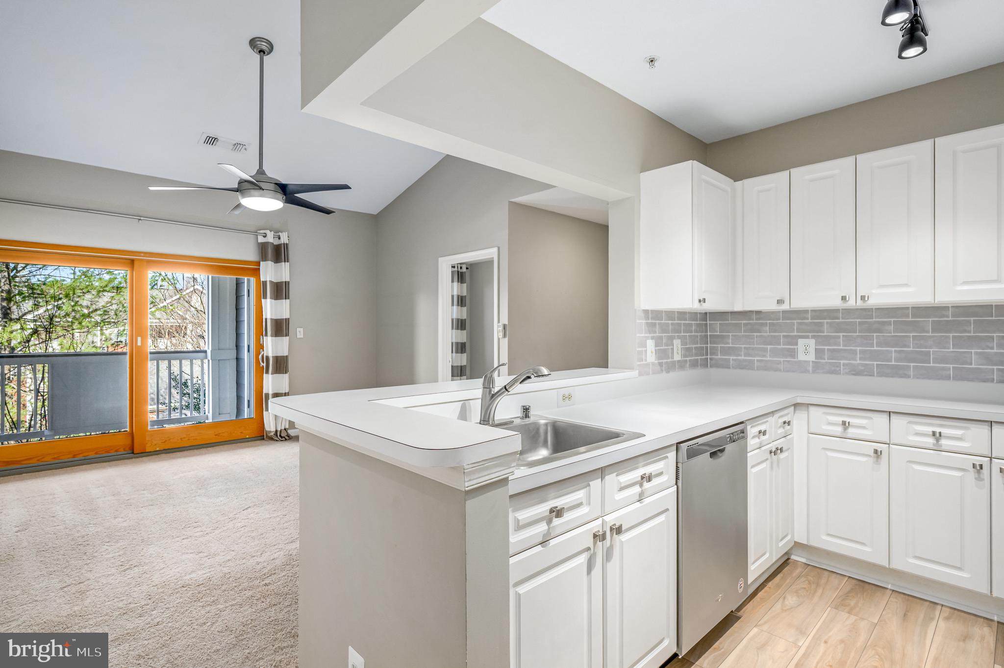 S.GLEN AT UNIVERSITY CTR - Residential