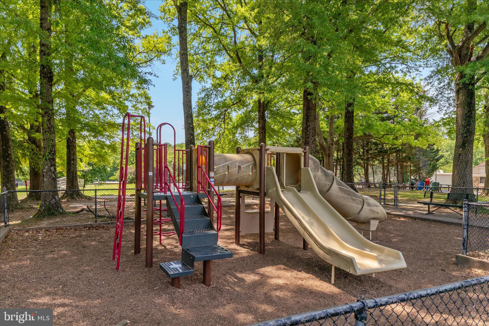 FAIRLAND TOWNS - Residential