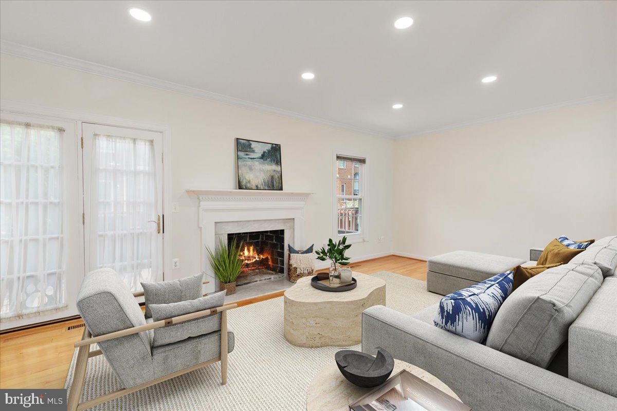 FAIRLAND TOWNS - Residential