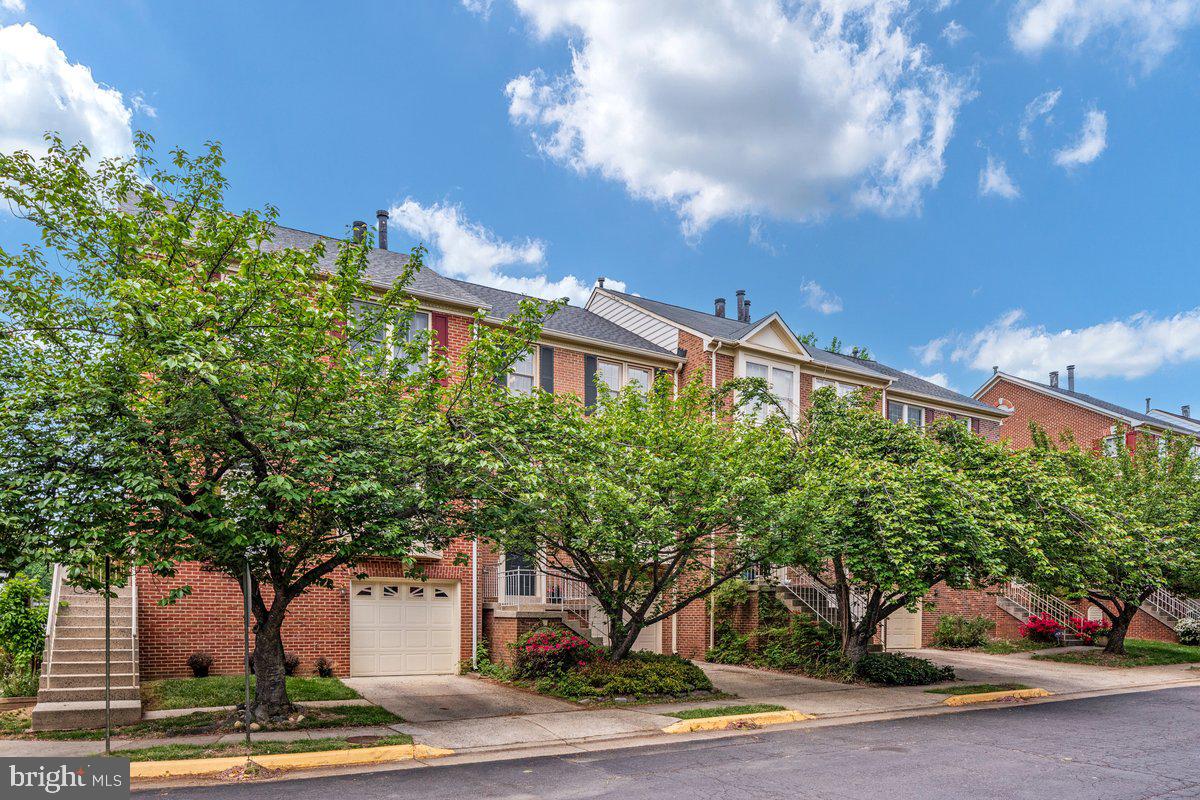 FAIRLAND TOWNS - Residential