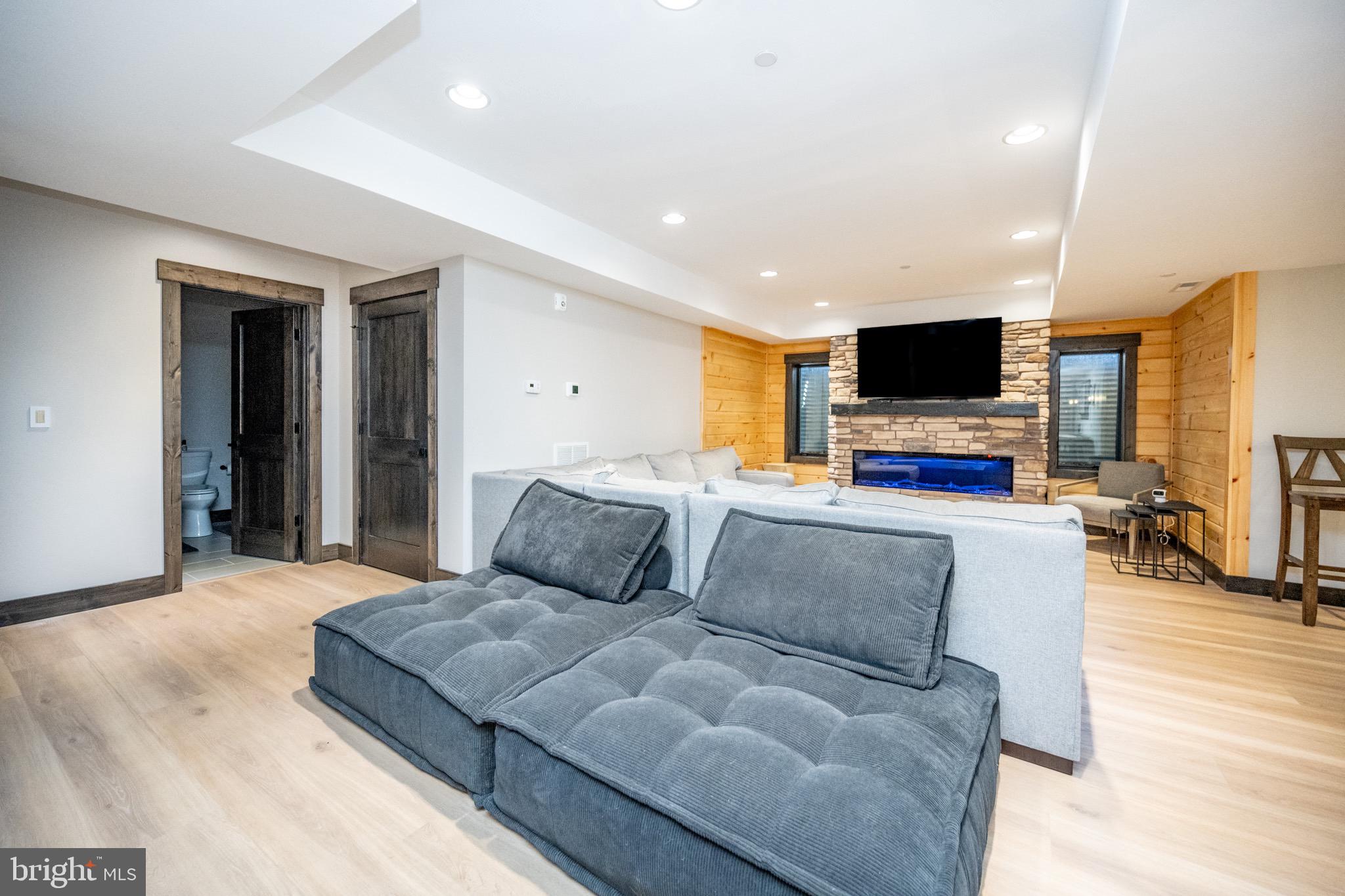 LODESTONE - Residential