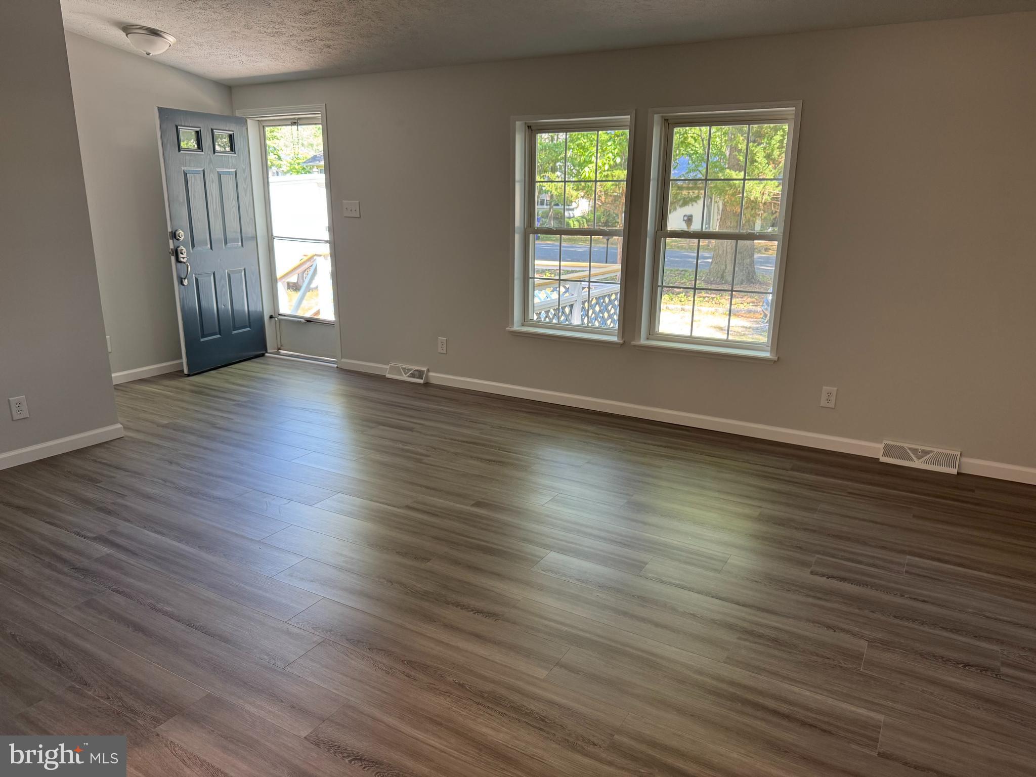 RIVER BEND - Residential