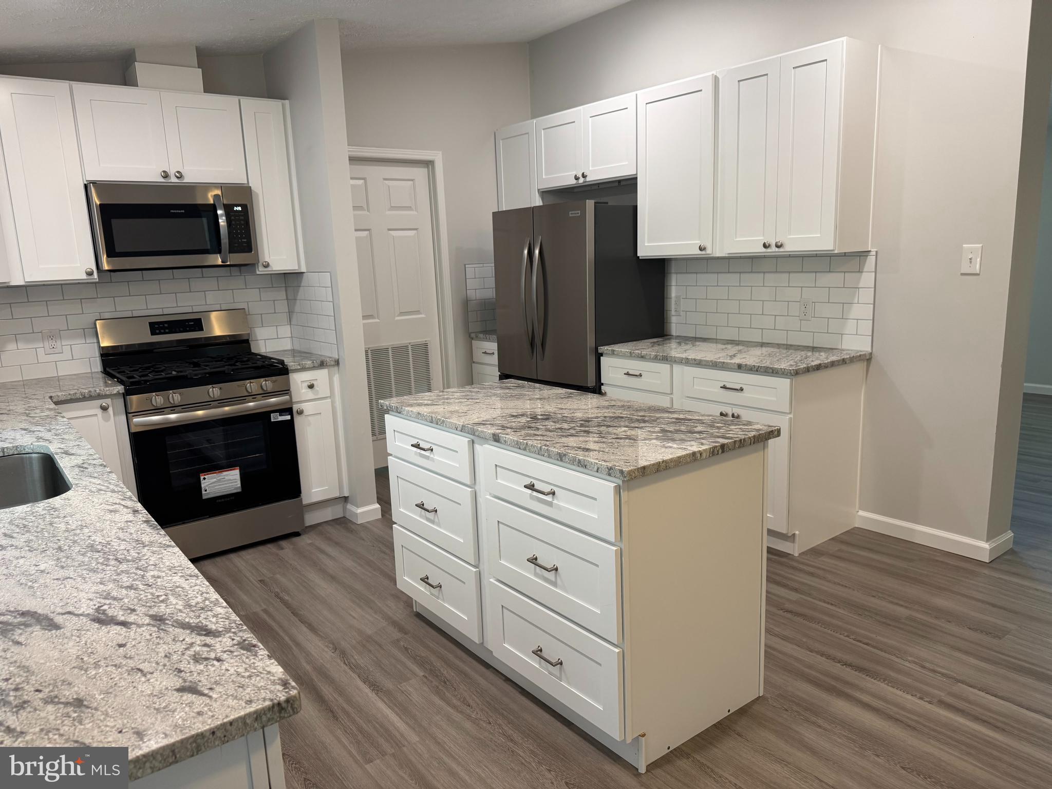 RIVER BEND - Residential