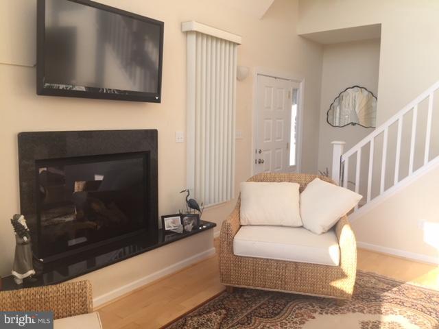 DEALE BEACH - Residential