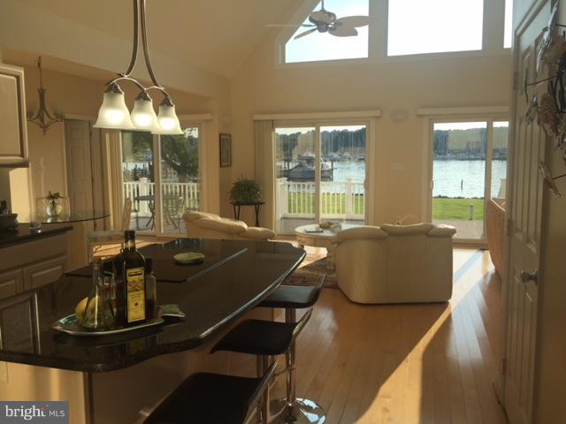 DEALE BEACH - Residential