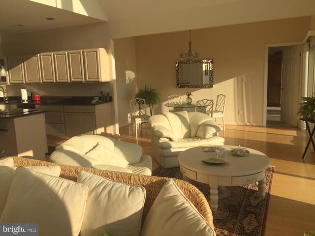 DEALE BEACH - Residential