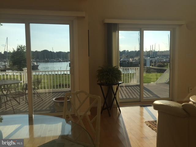 DEALE BEACH - Residential