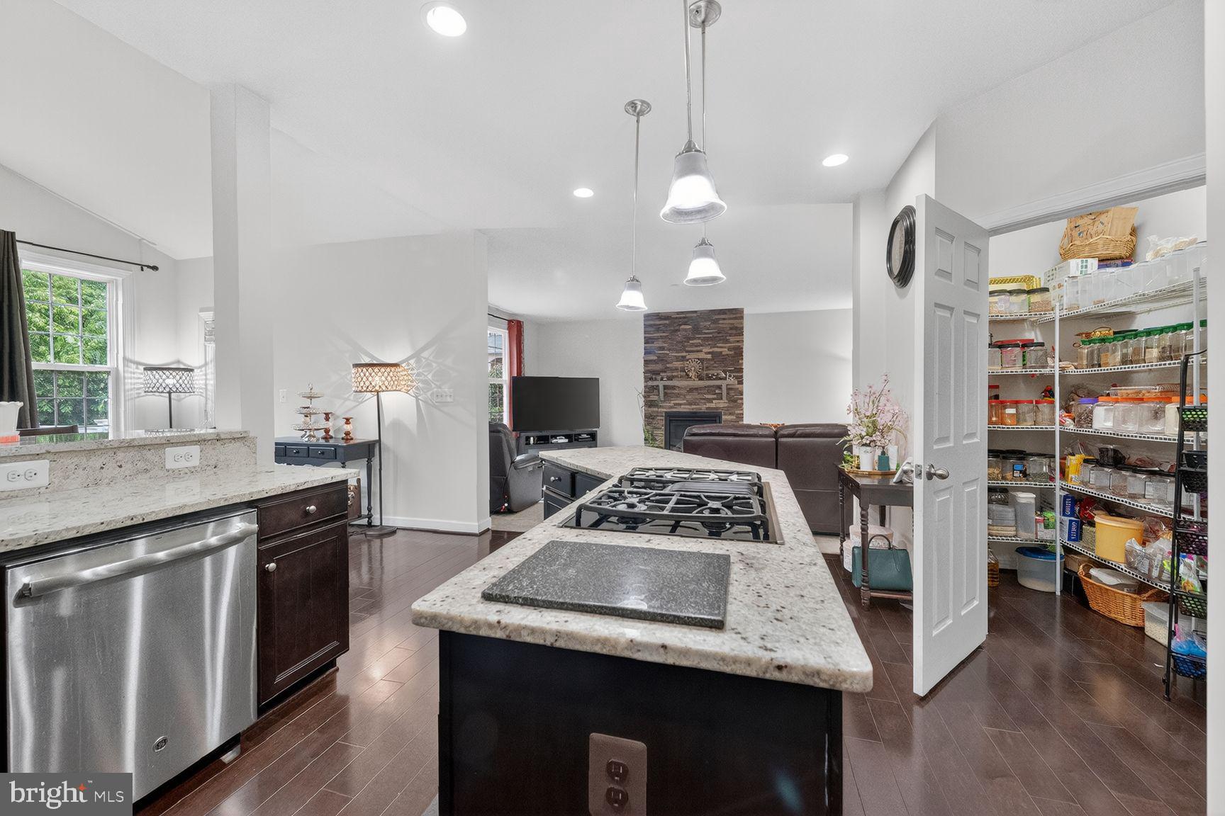 RIVER POINTE - Residential