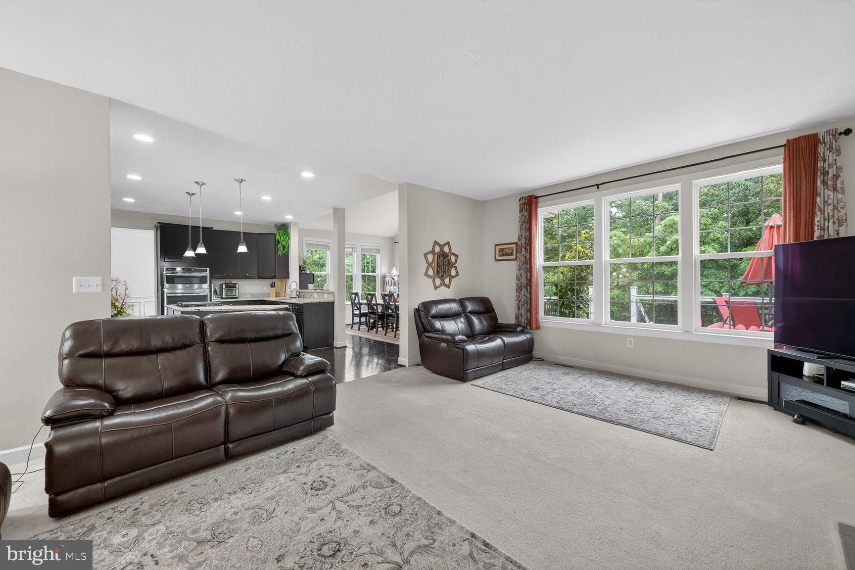 RIVER POINTE - Residential