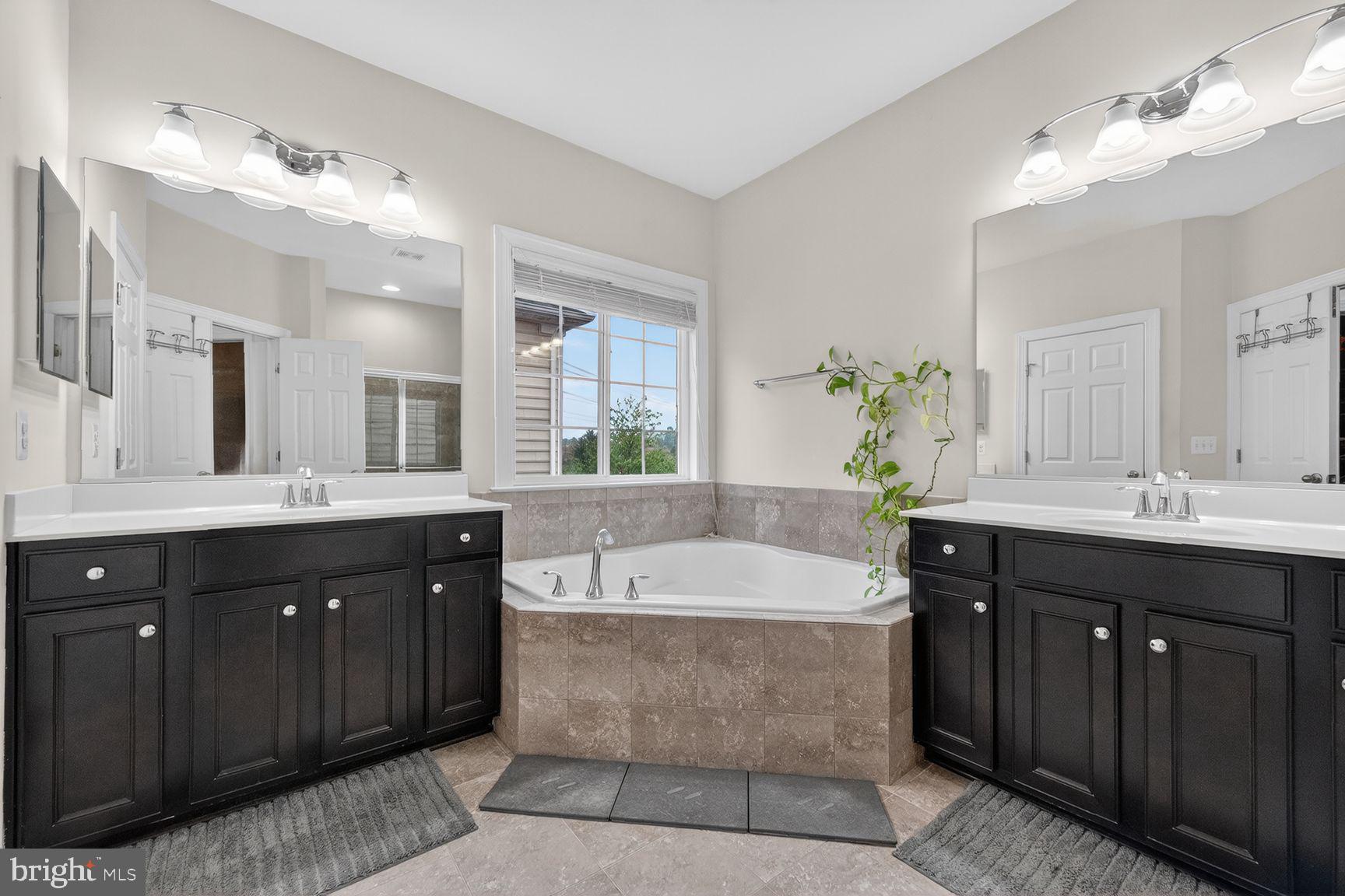 RIVER POINTE - Residential