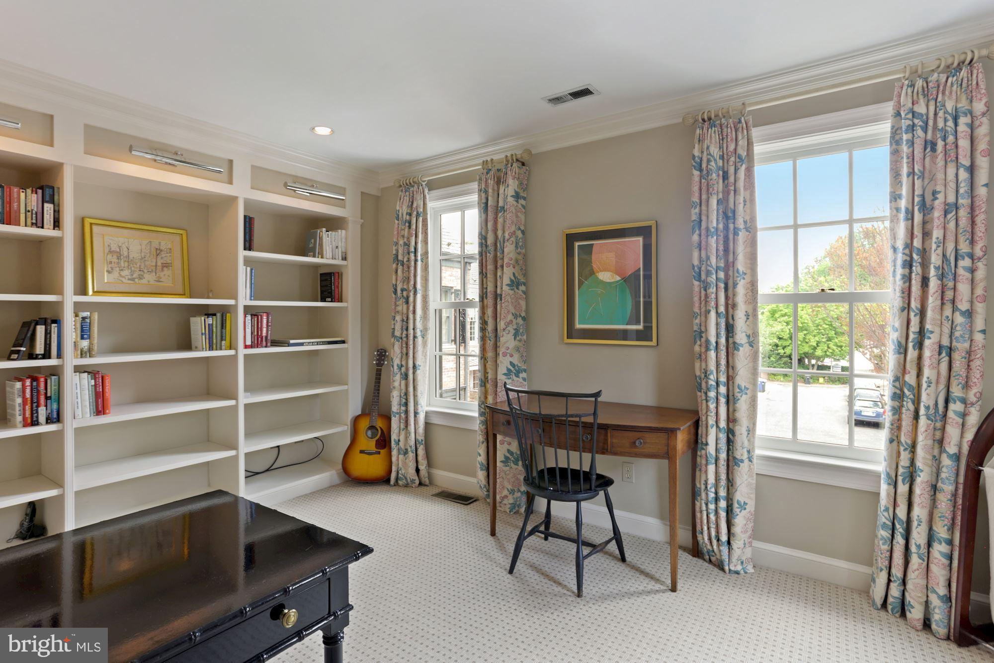 GEORGETOWN - Residential