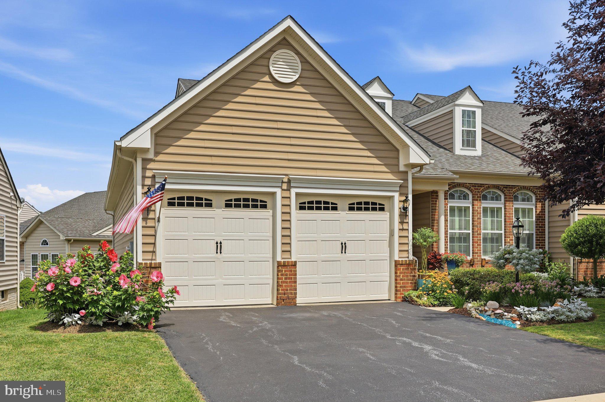 SIGNATURE CLUB AT GREENVIEW - Residential