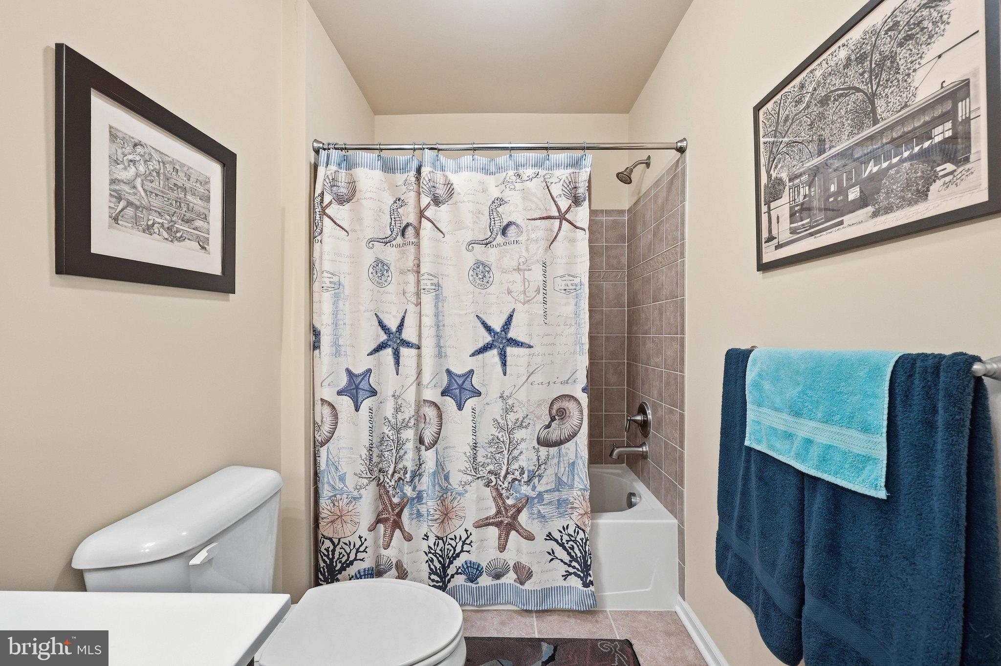 SIGNATURE CLUB AT GREENVIEW - Residential