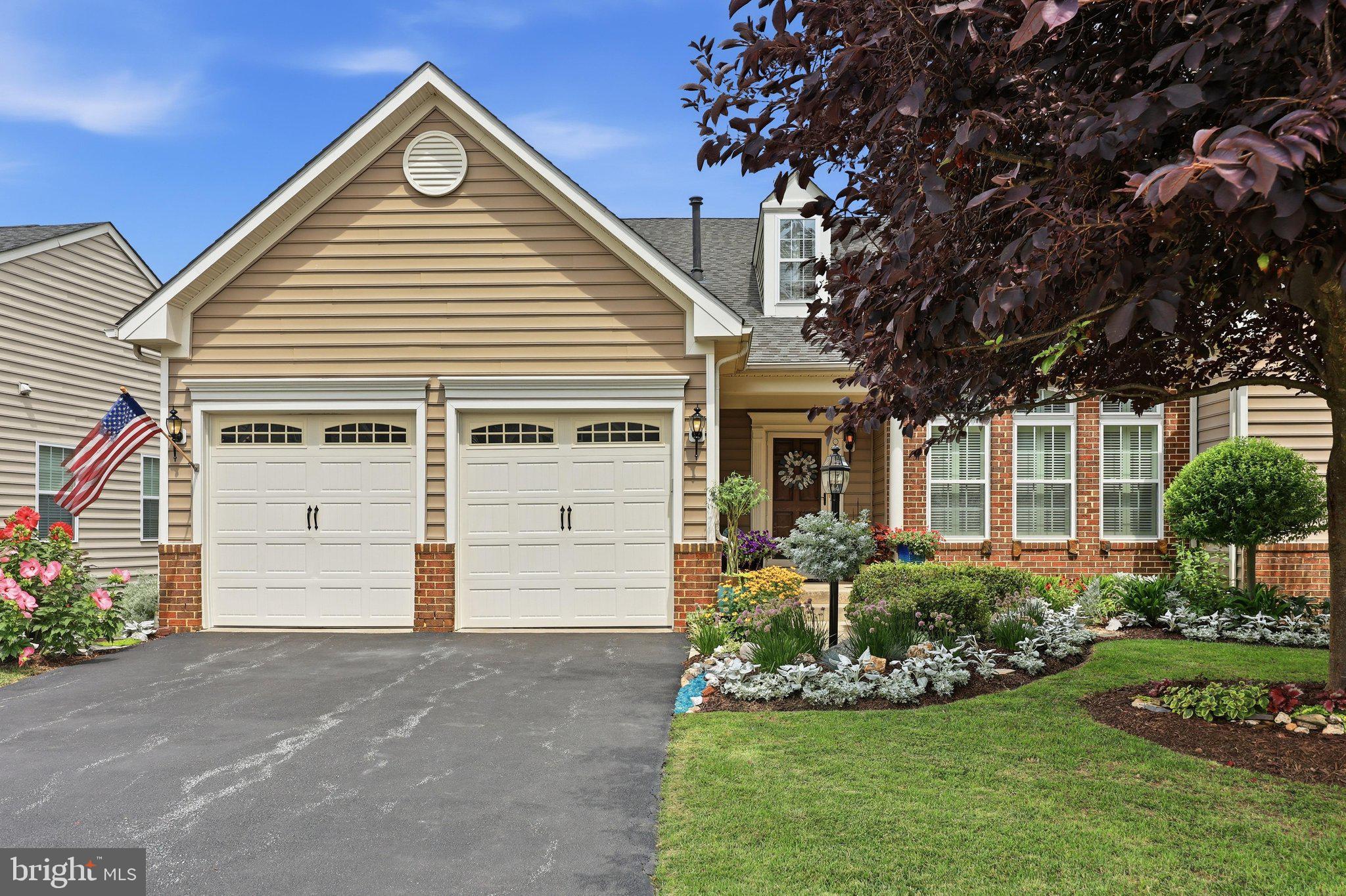 SIGNATURE CLUB AT GREENVIEW - Residential