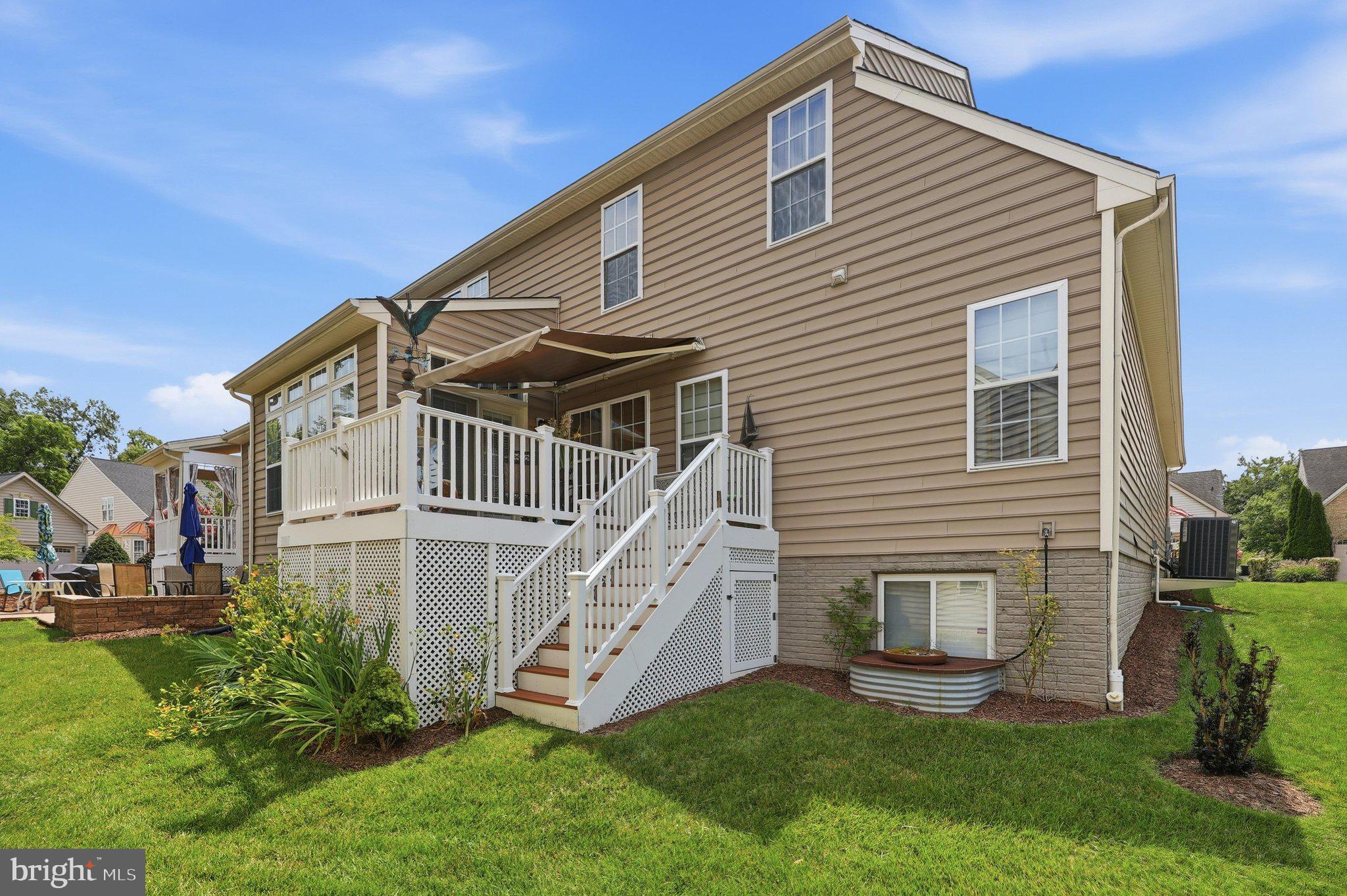 SIGNATURE CLUB AT GREENVIEW - Residential