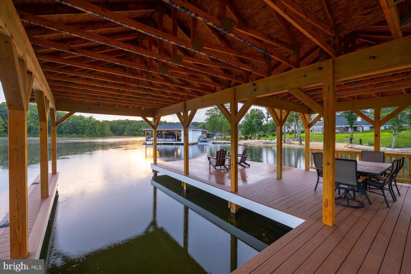NOAHS LANDING - Residential