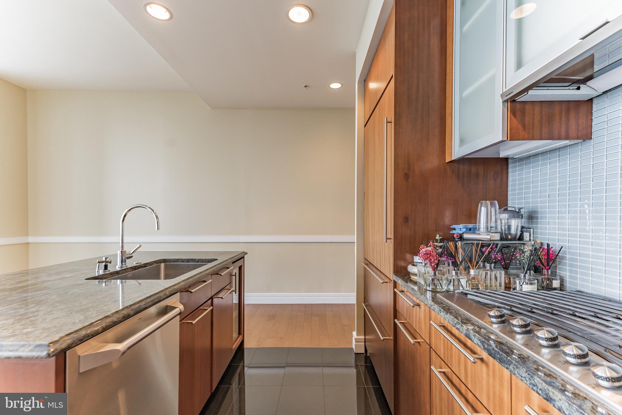 AVENUE OF THE ARTS - Residential