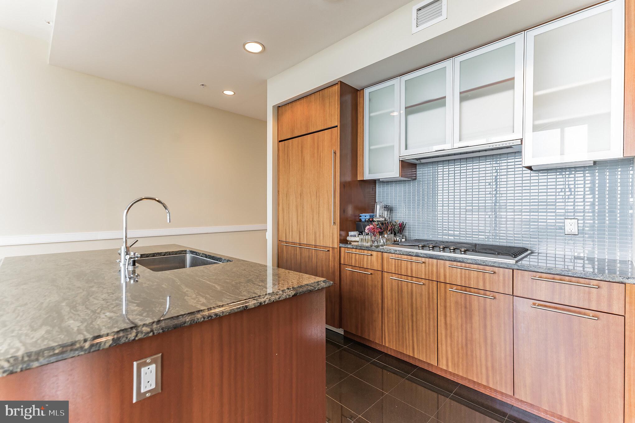 AVENUE OF THE ARTS - Residential