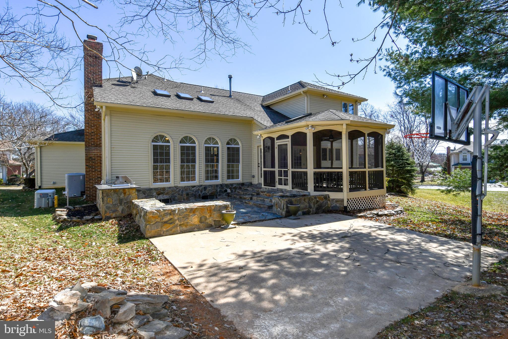CROSSPOINTE - Residential