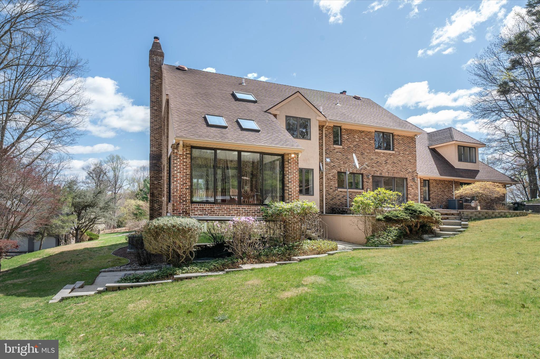 HIDDEN VALLEY - Residential