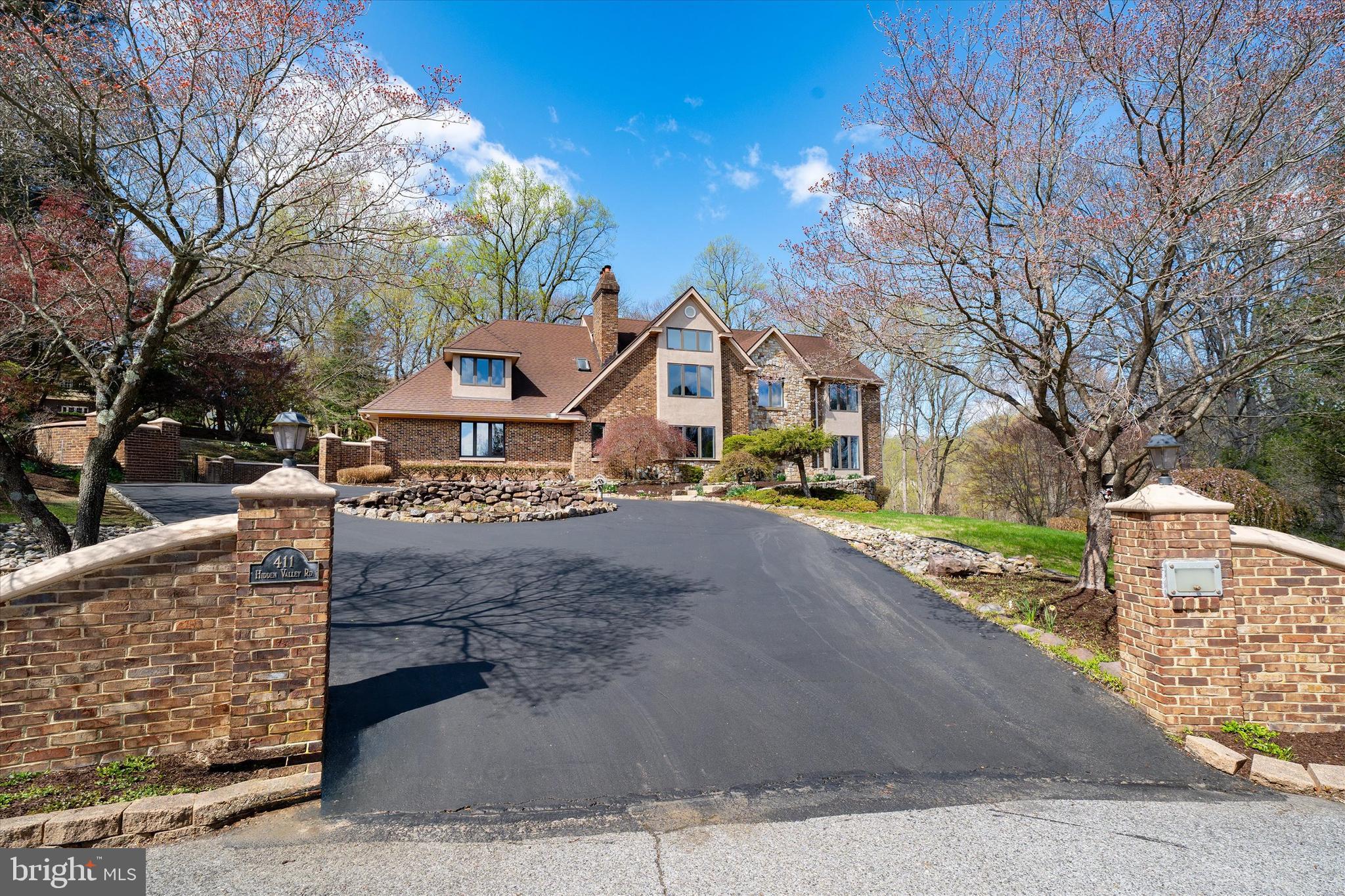 HIDDEN VALLEY - Residential