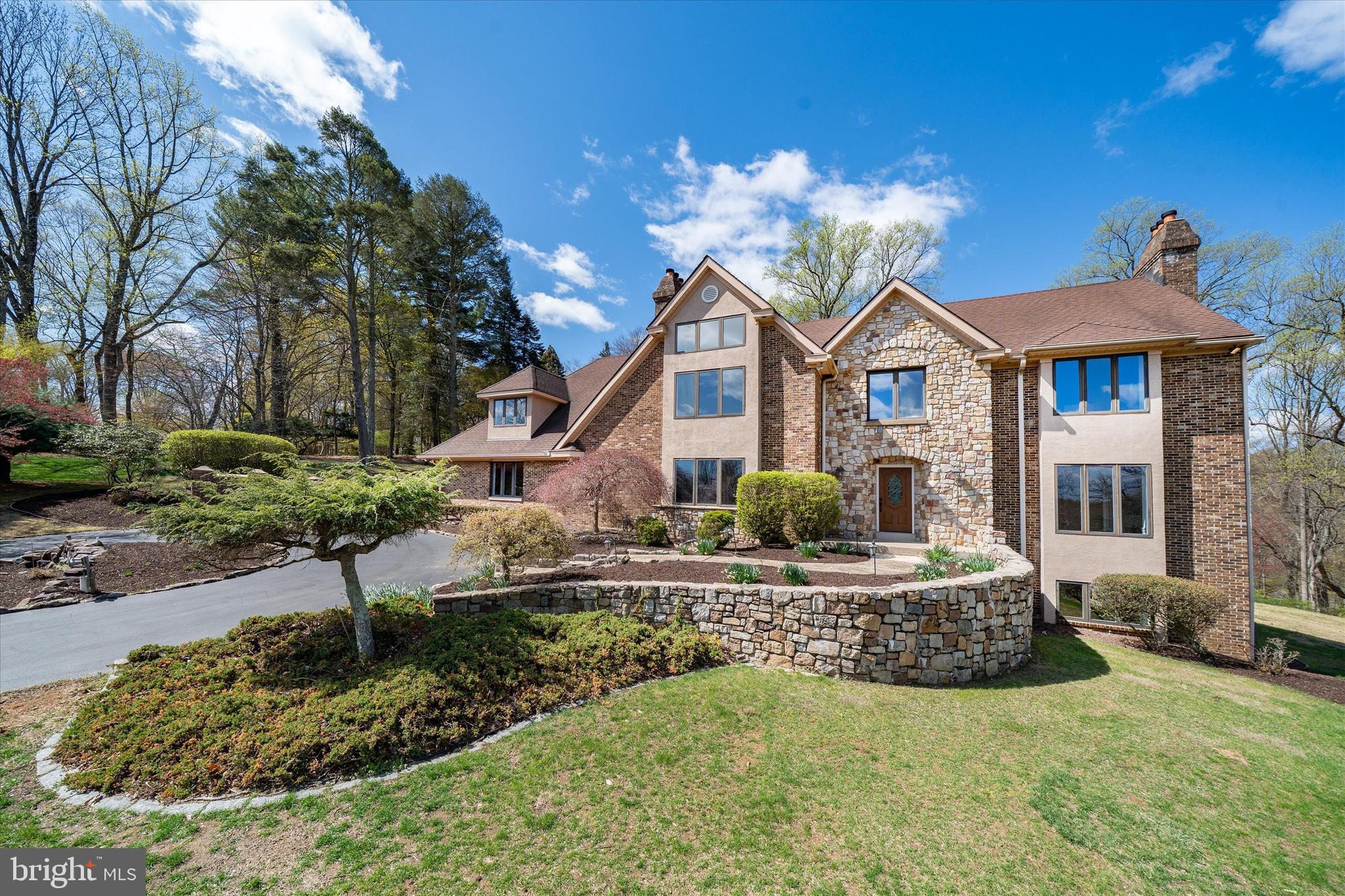 HIDDEN VALLEY - Residential