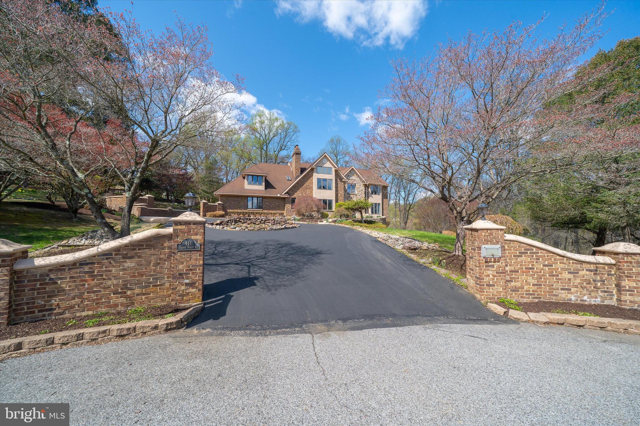 HIDDEN VALLEY - Residential