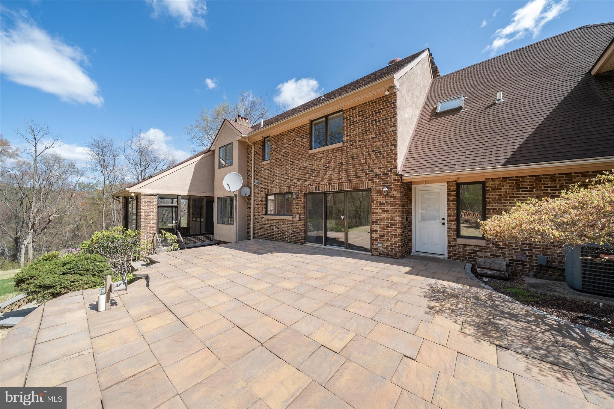 HIDDEN VALLEY - Residential