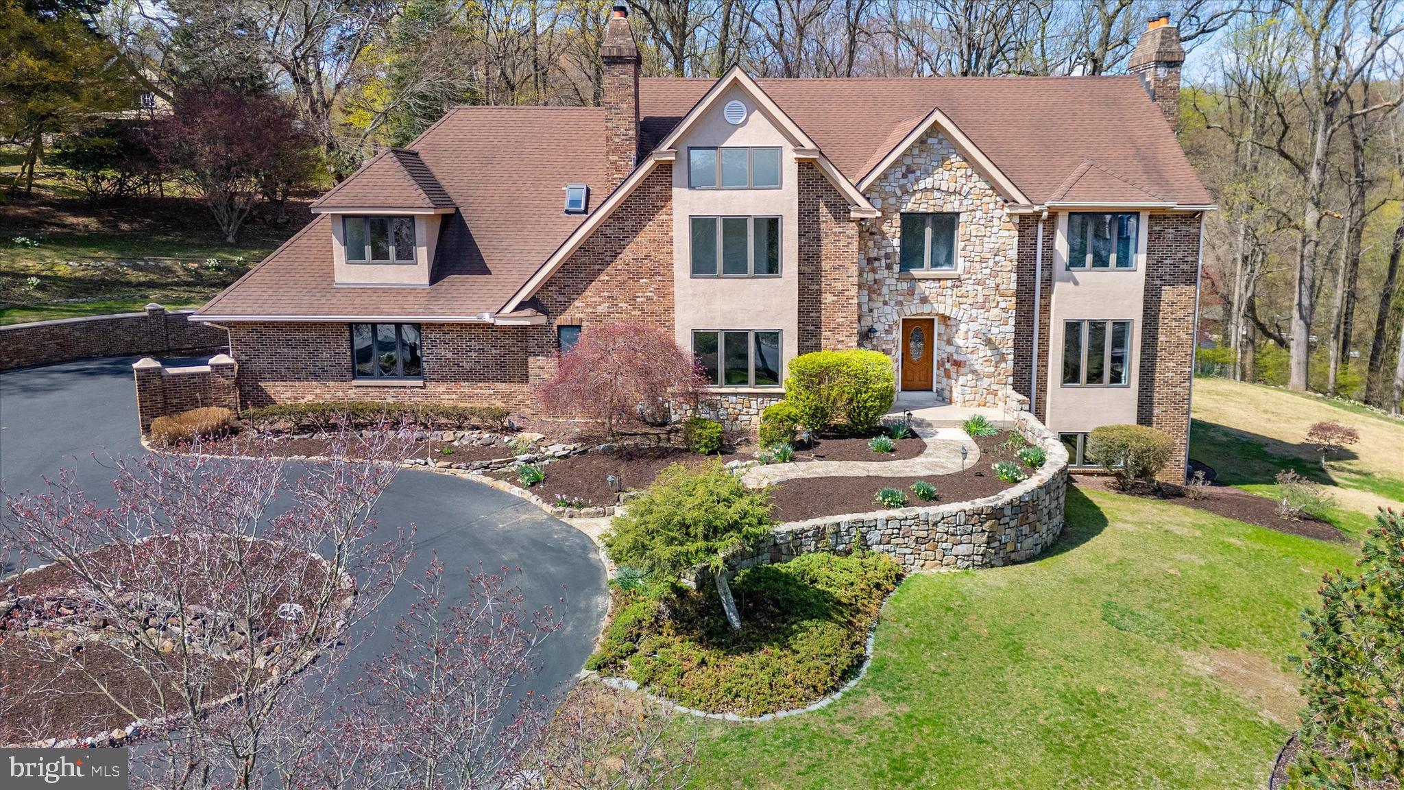 HIDDEN VALLEY - Residential