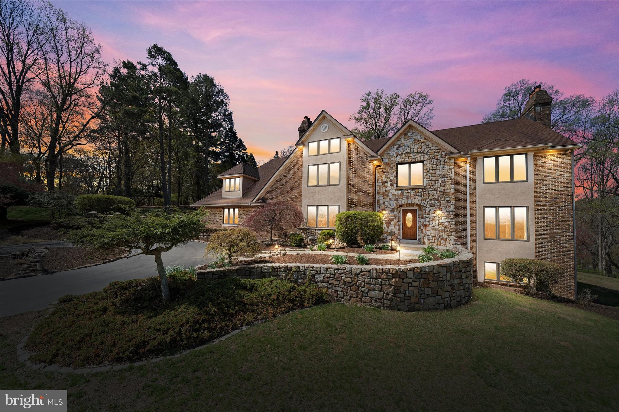 HIDDEN VALLEY - Residential