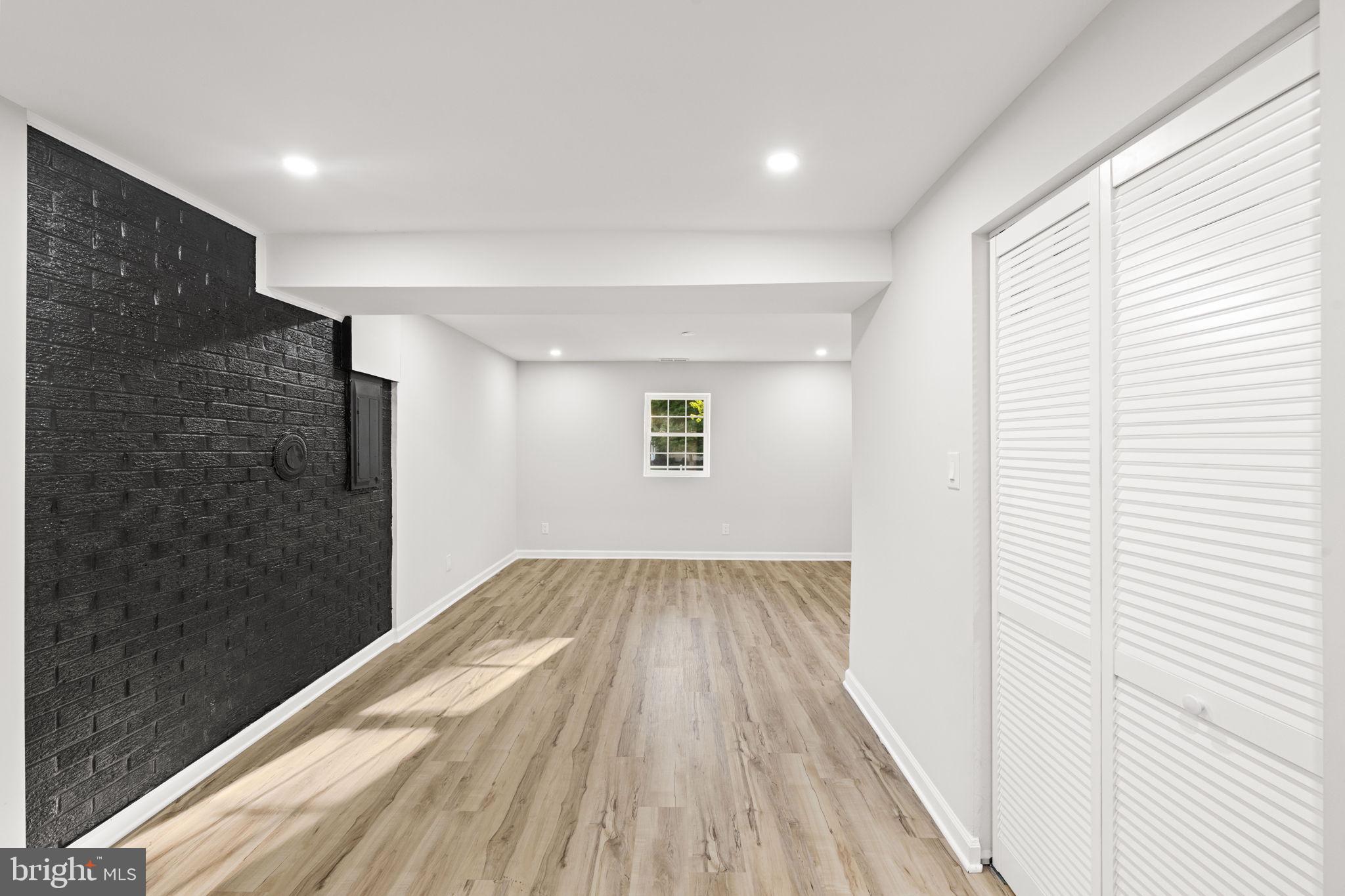 ESSEX SOUTH - Residential