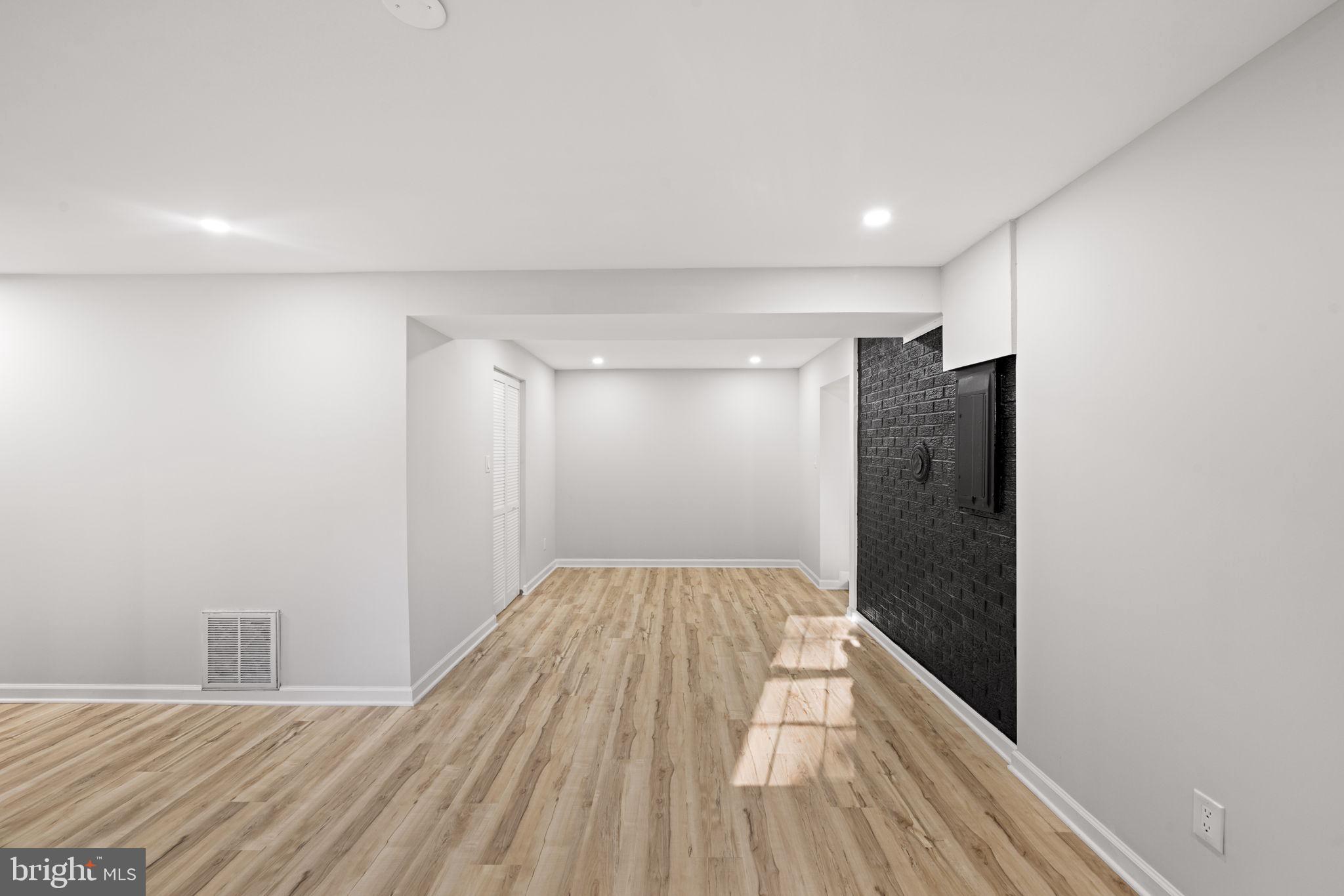 ESSEX SOUTH - Residential