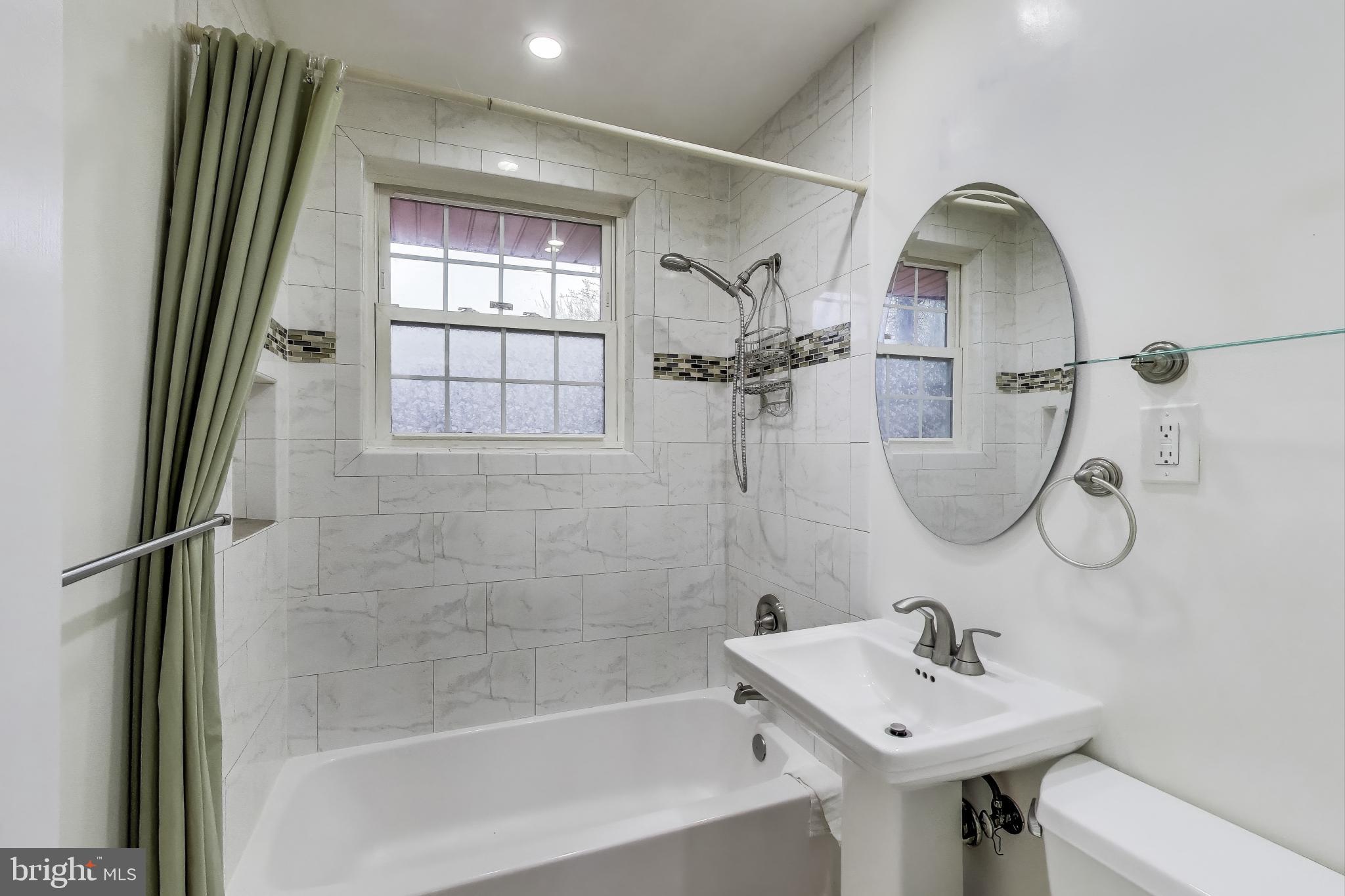 COLUMBIA PINES - Residential Lease