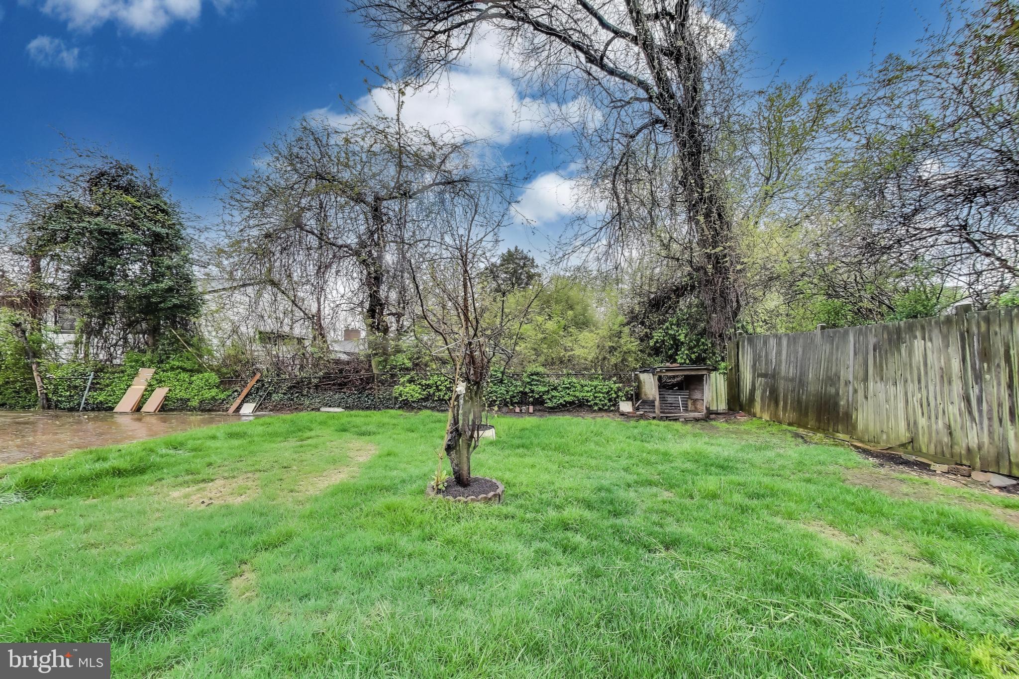 COLUMBIA PINES - Residential Lease