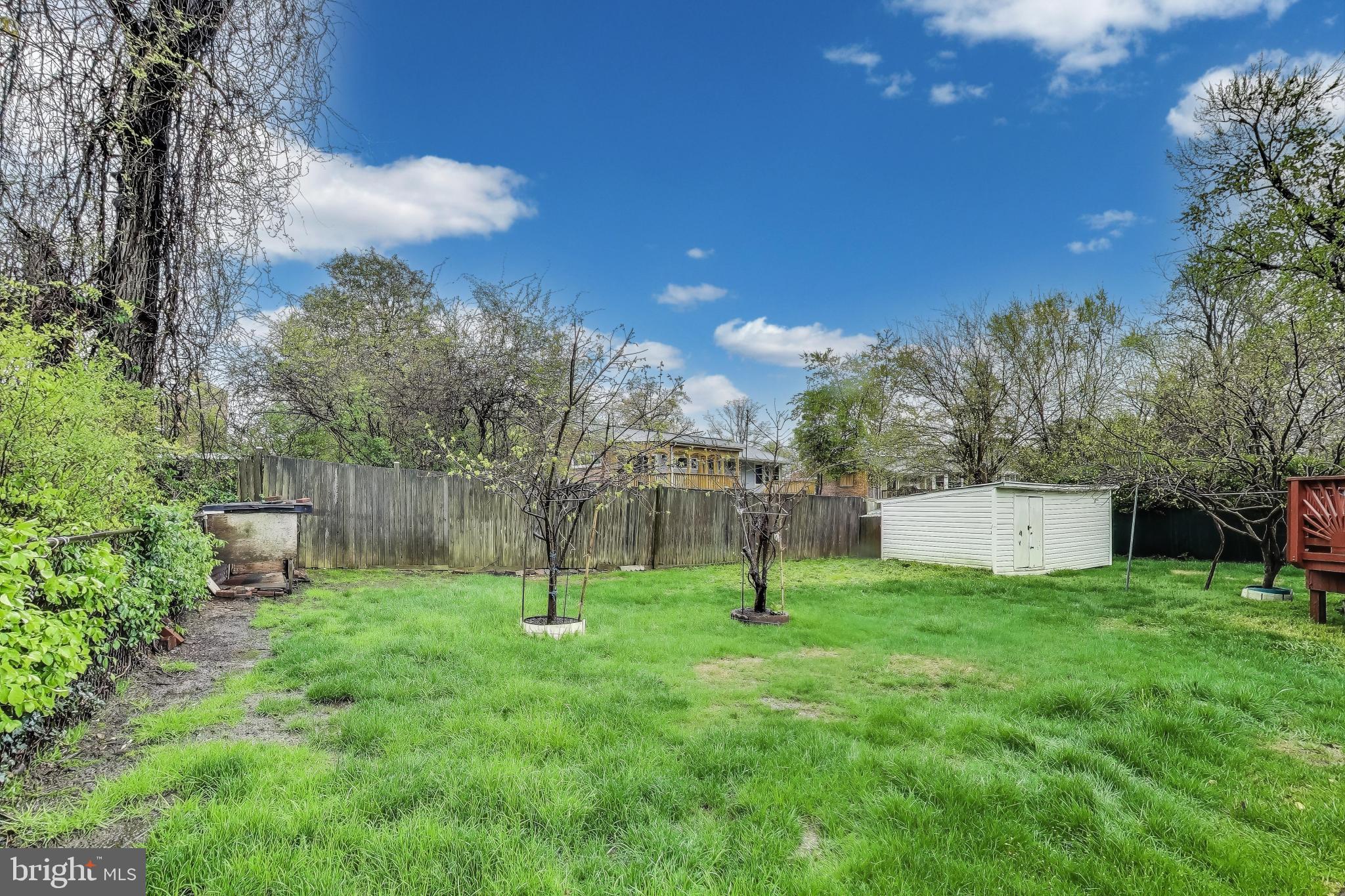 COLUMBIA PINES - Residential Lease