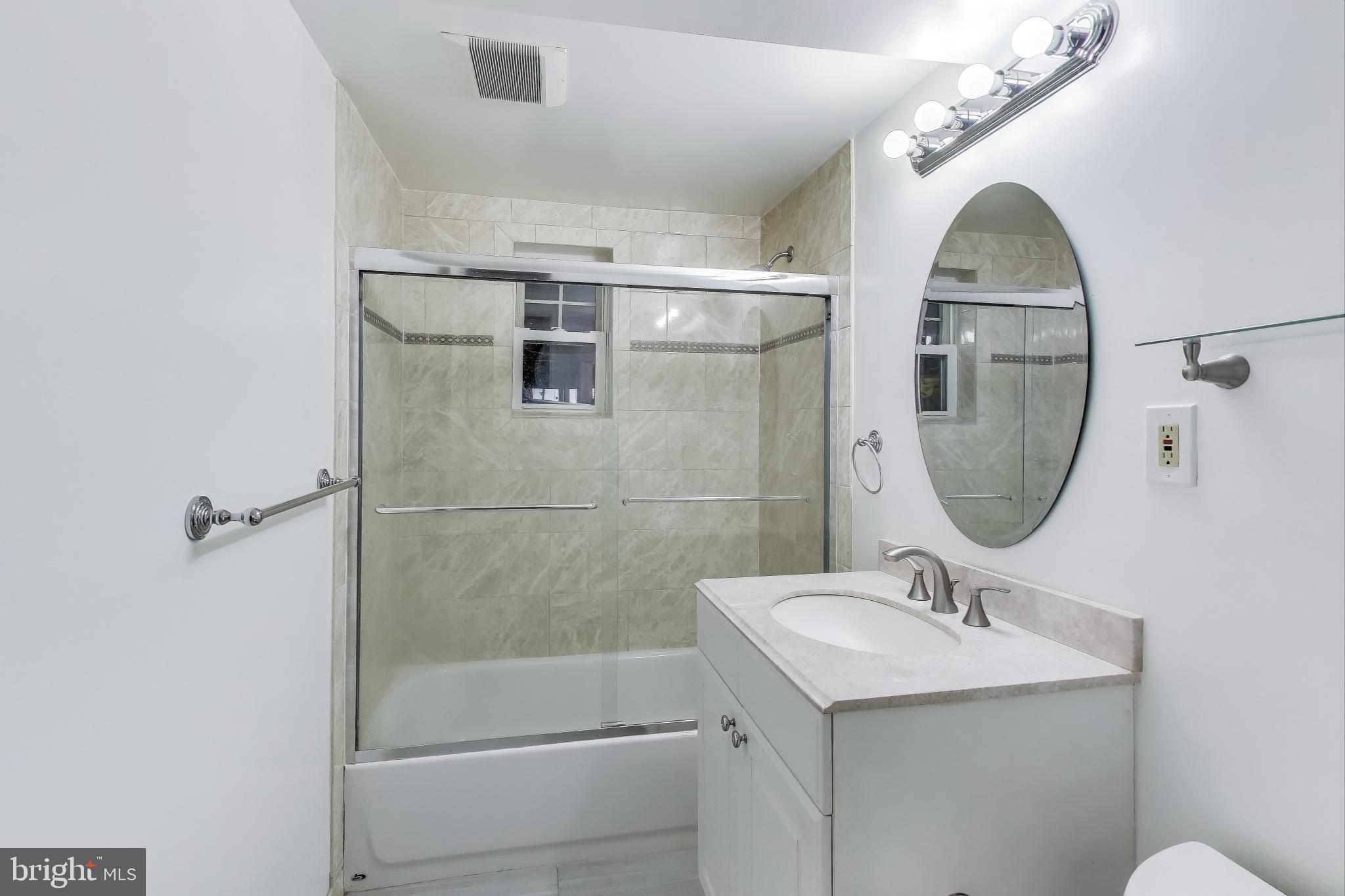COLUMBIA PINES - Residential Lease