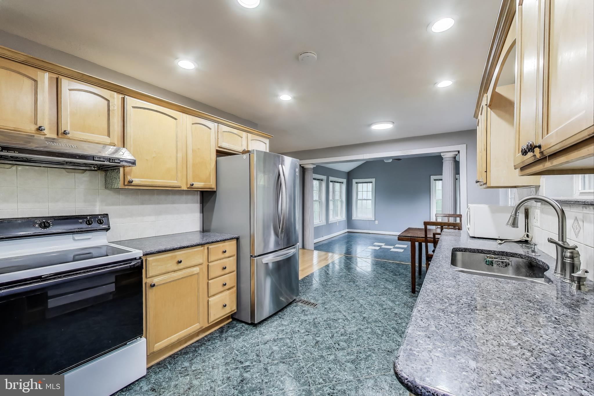 COLUMBIA PINES - Residential Lease