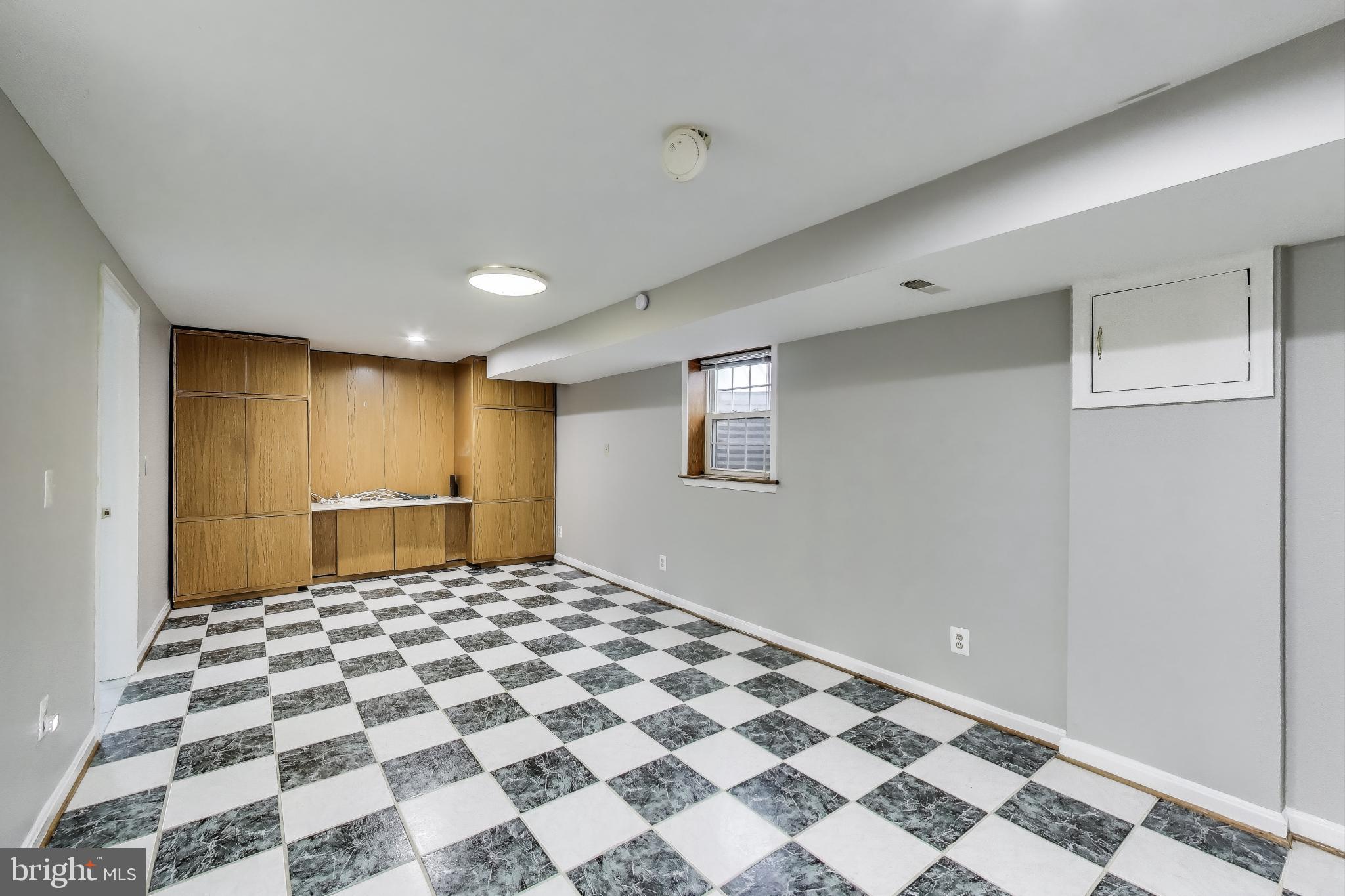 COLUMBIA PINES - Residential Lease