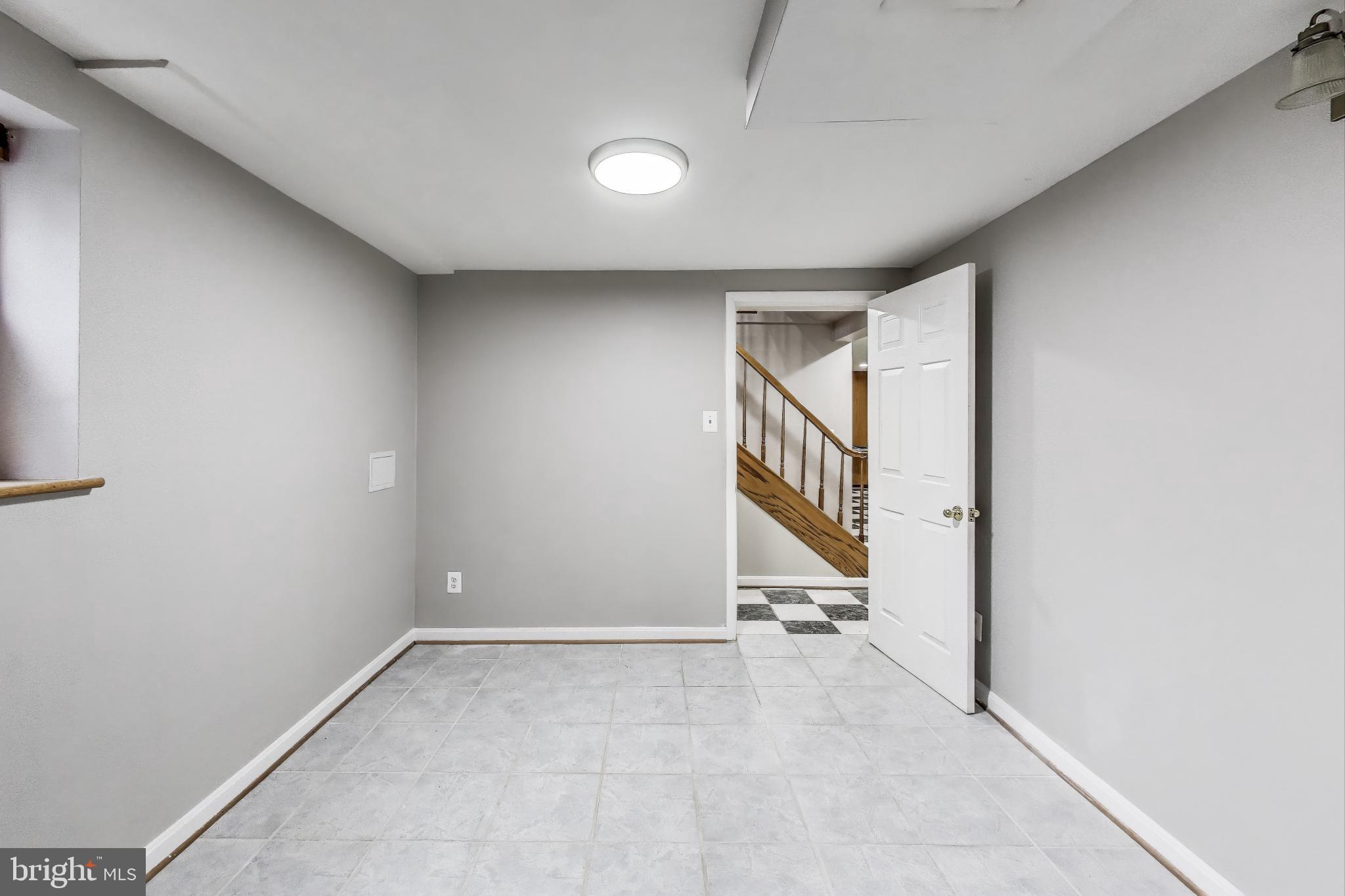COLUMBIA PINES - Residential Lease