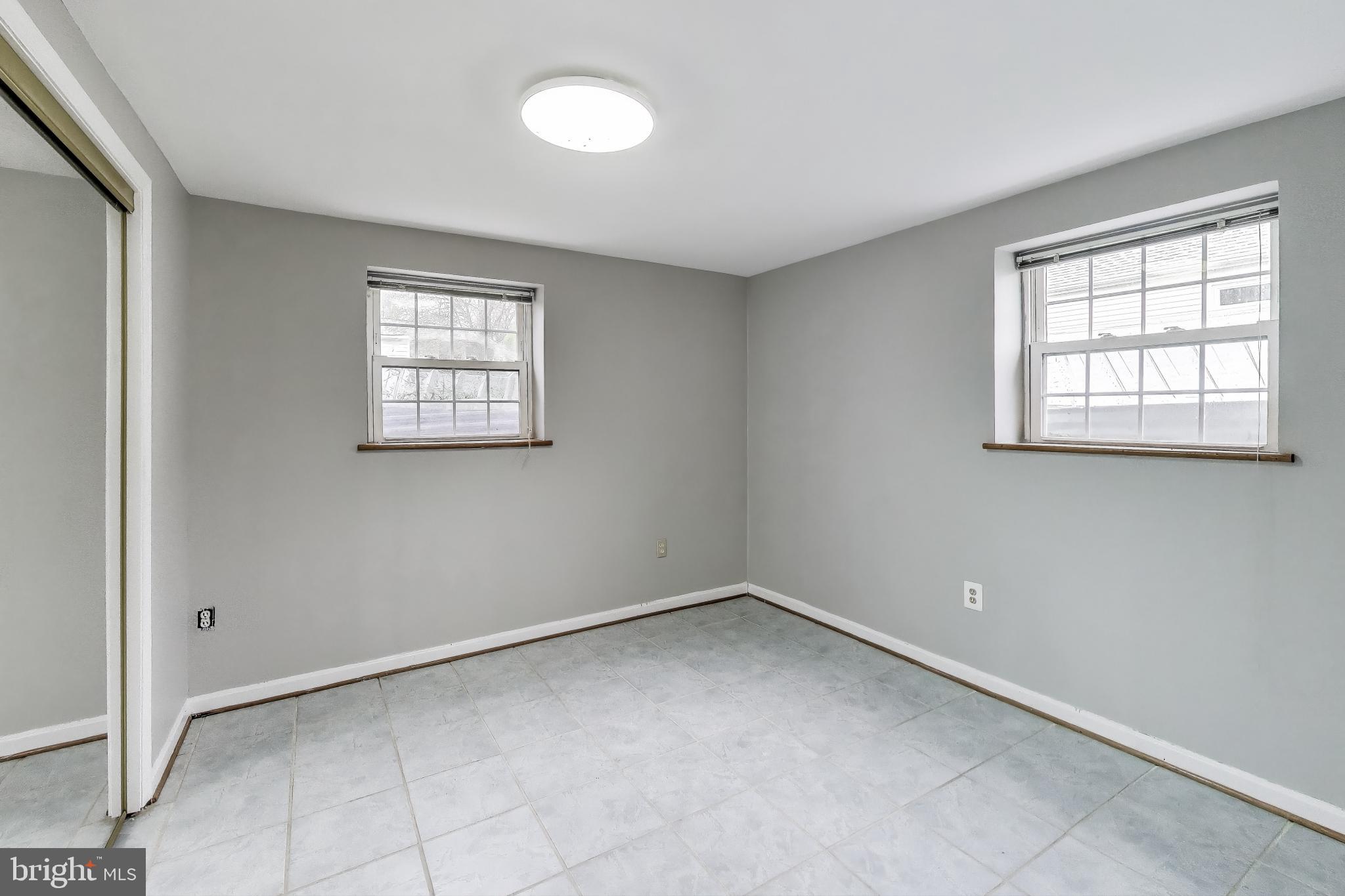 COLUMBIA PINES - Residential Lease