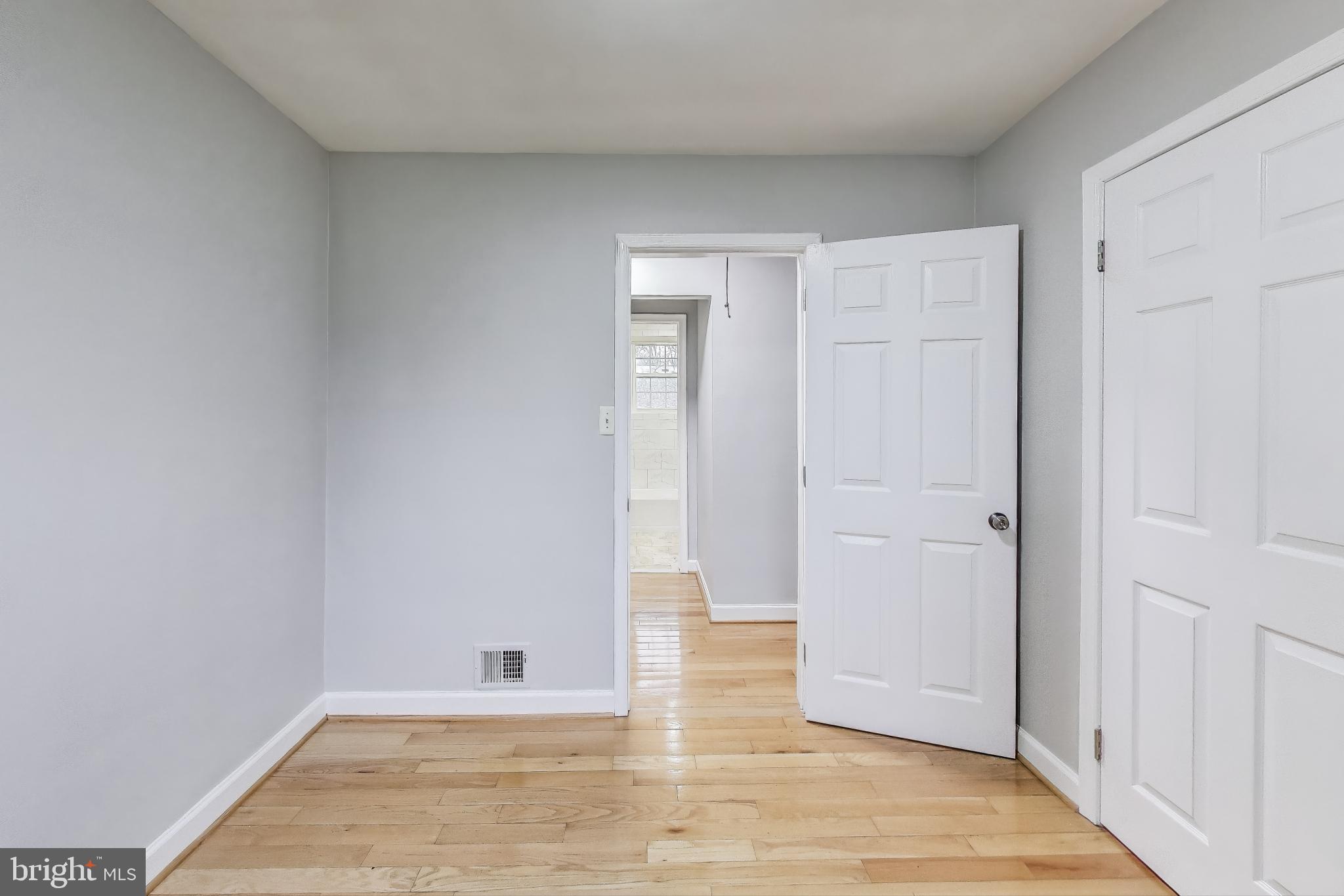 COLUMBIA PINES - Residential Lease