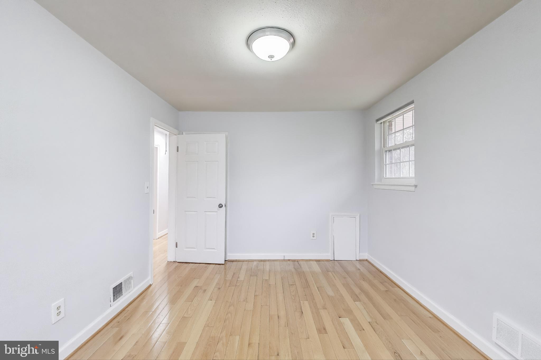 COLUMBIA PINES - Residential Lease