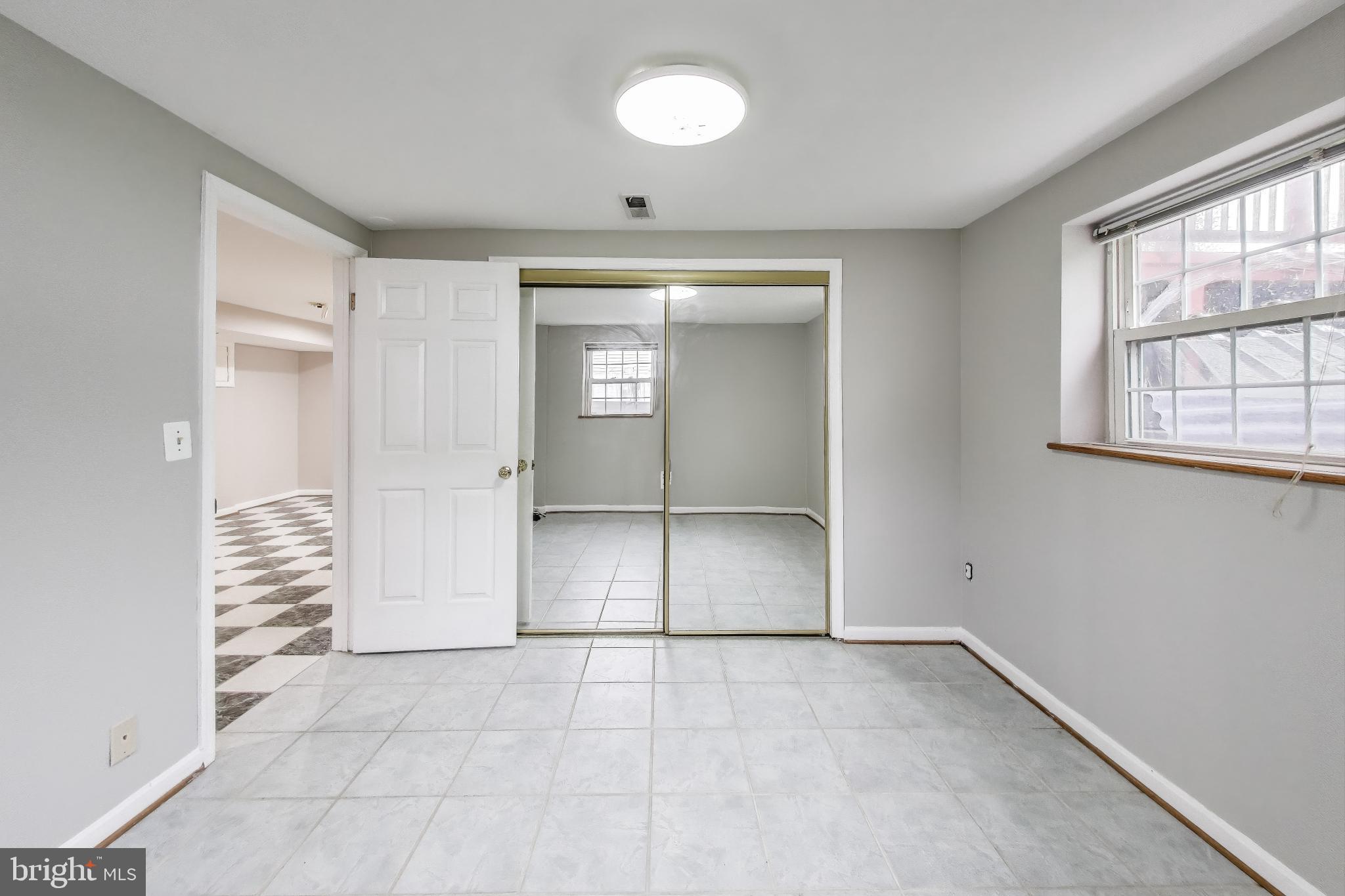 COLUMBIA PINES - Residential Lease