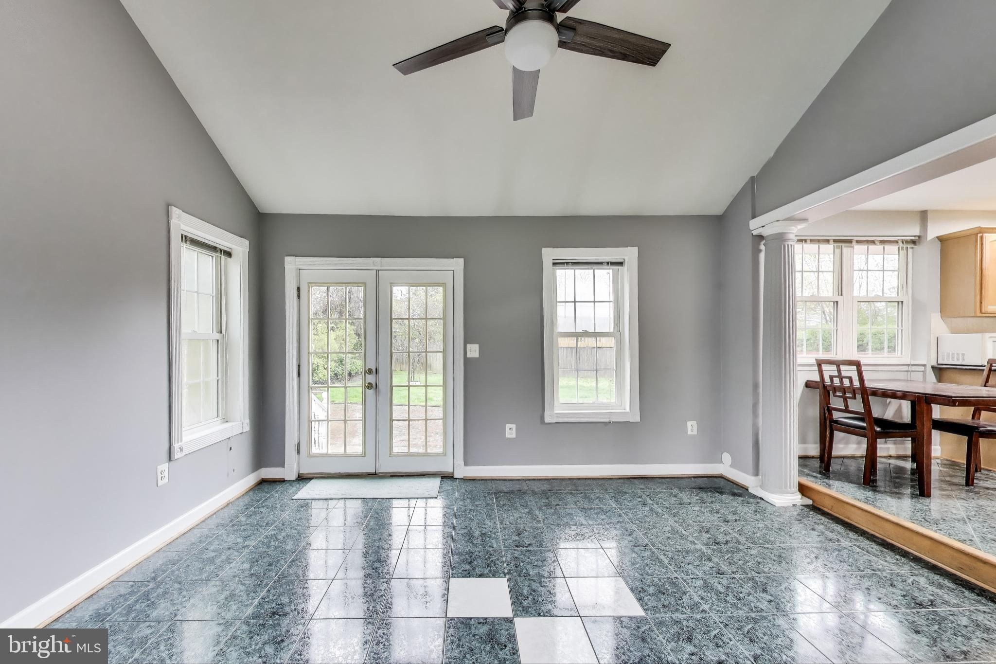 COLUMBIA PINES - Residential Lease
