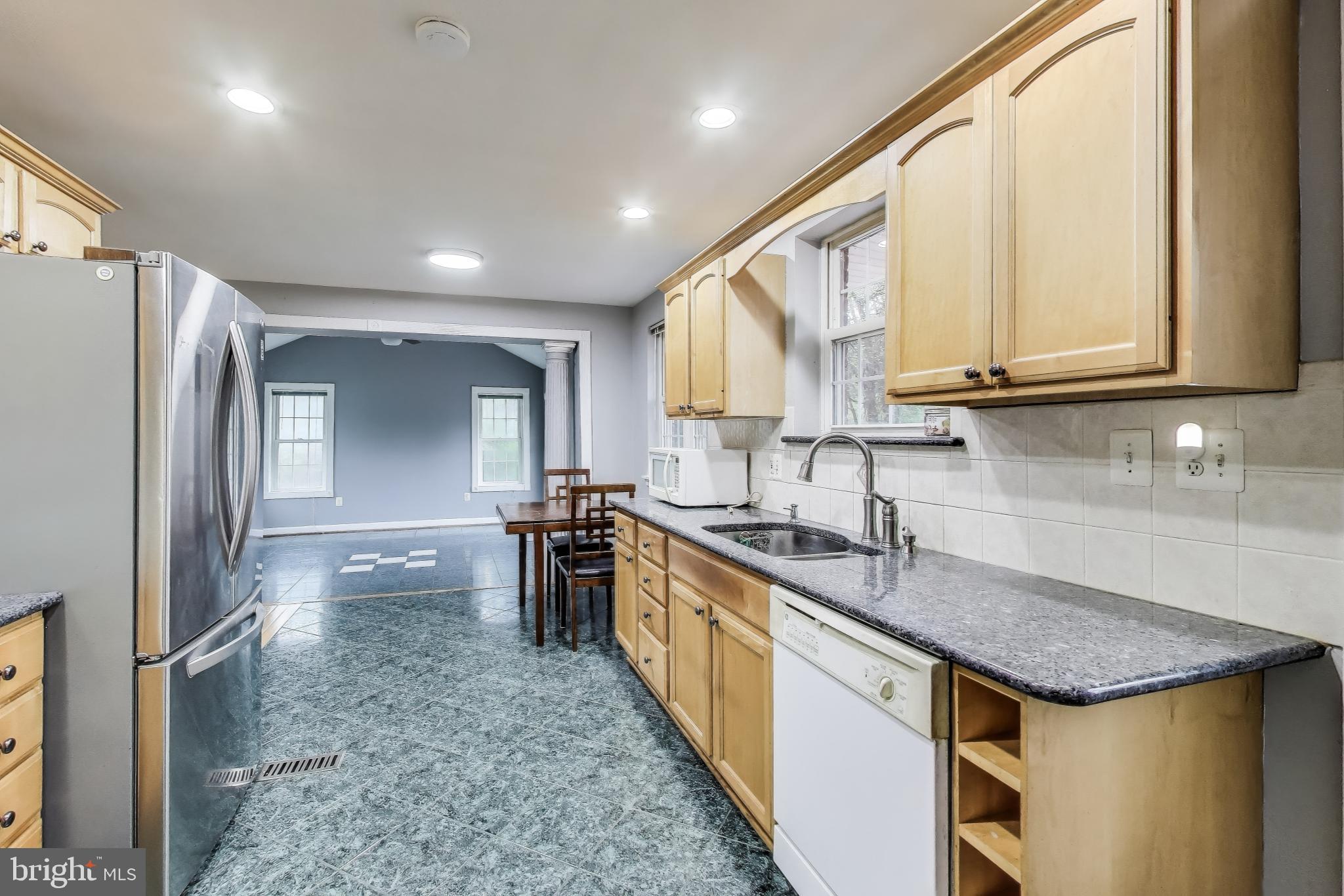 COLUMBIA PINES - Residential Lease