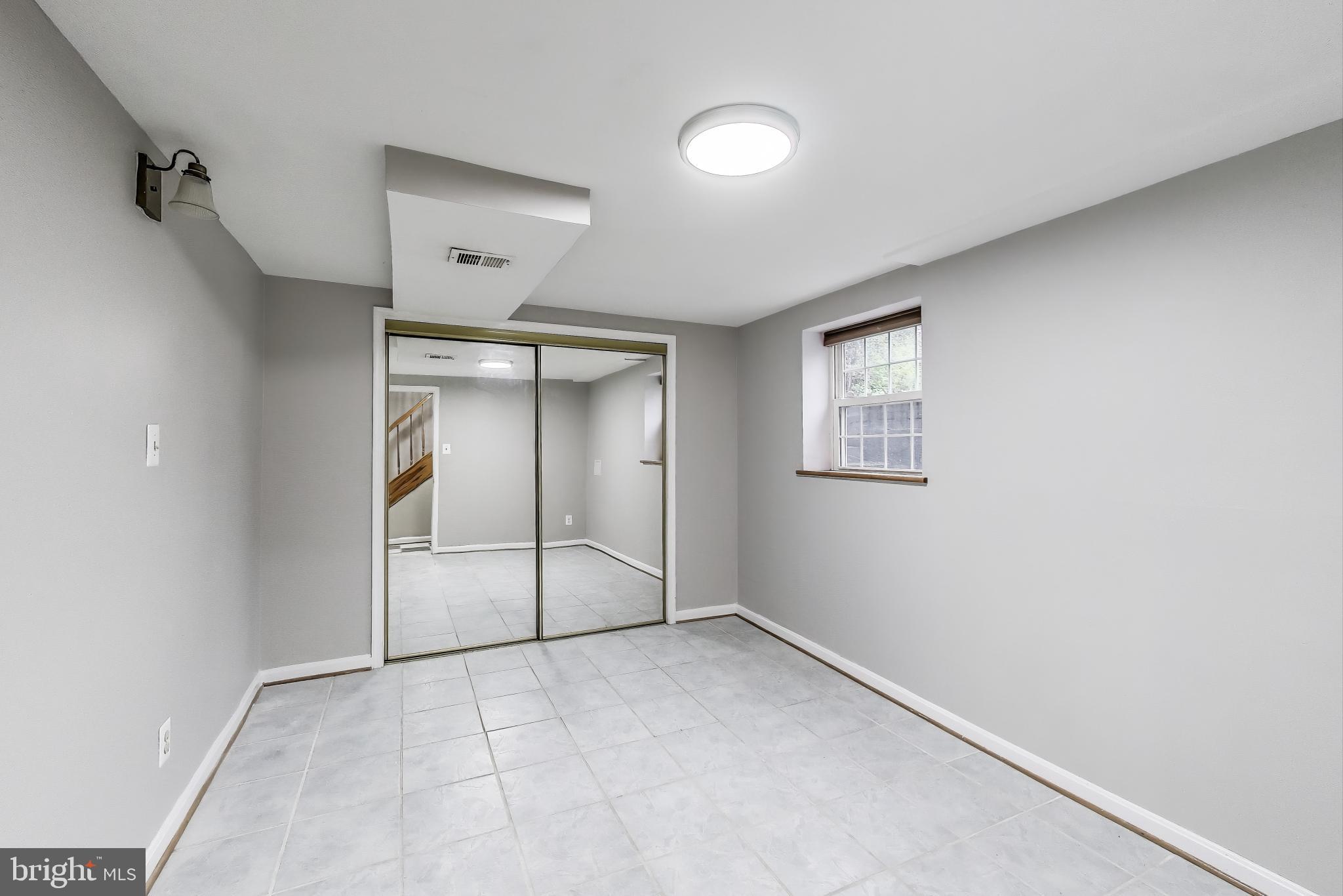COLUMBIA PINES - Residential Lease