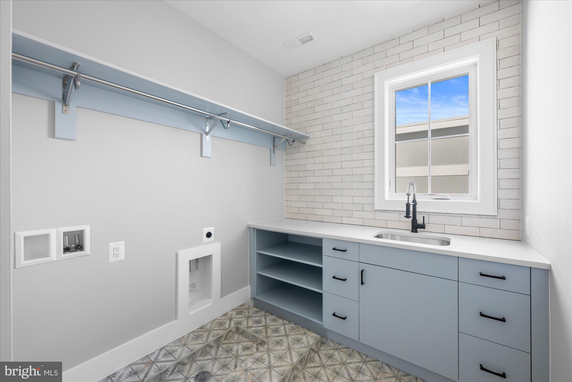 NORTH HIGHLAND - Residential